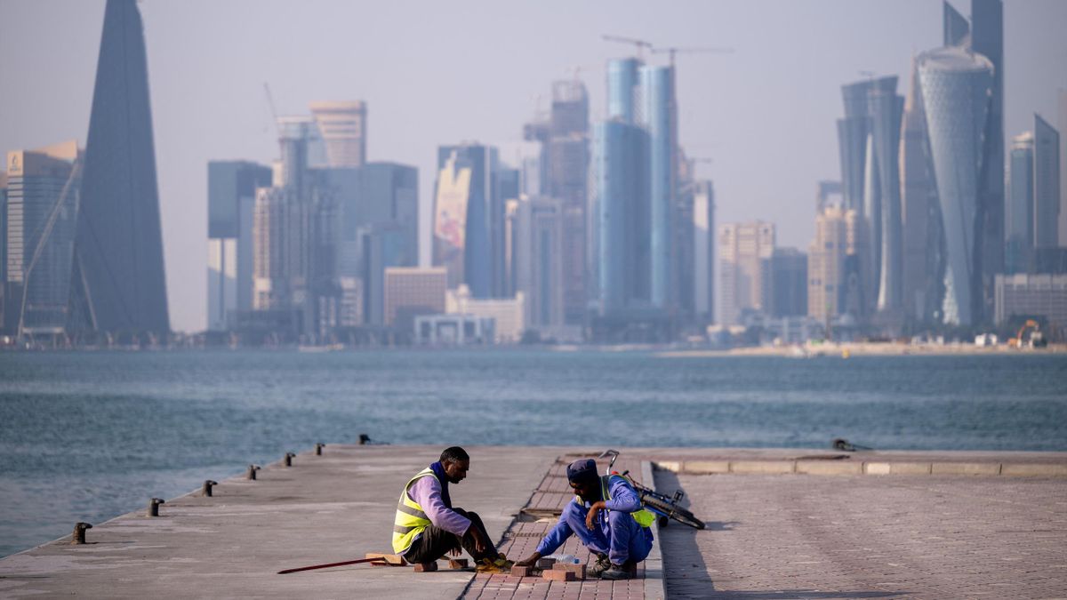 Qatar admits 'hundreds' of migrant workers died building World Cup